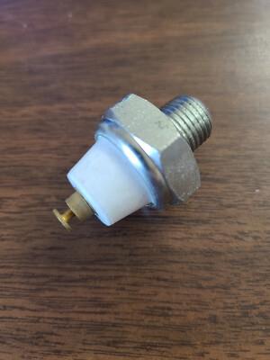 D8NN9278BB Senzor presiune ulei