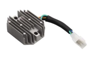 Regulator de Tensiune Releu Incarcare pentru John Deere, Kubota, Yanmar, Grasshopper, Cub Cadet, Cod 15351-64601 M802471